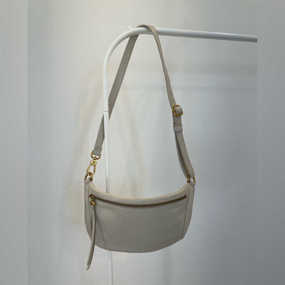HOBO Women’s Shoulder Bag in Ivory